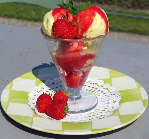 Rose Cottage Strawberry Ice Cream